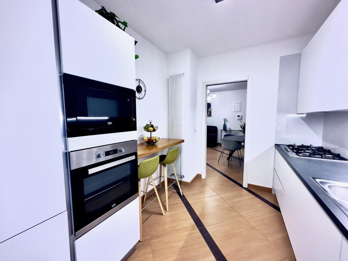 Salento Sweet Home - Obelisco Luxury Apartment Lecce Bagian luar foto