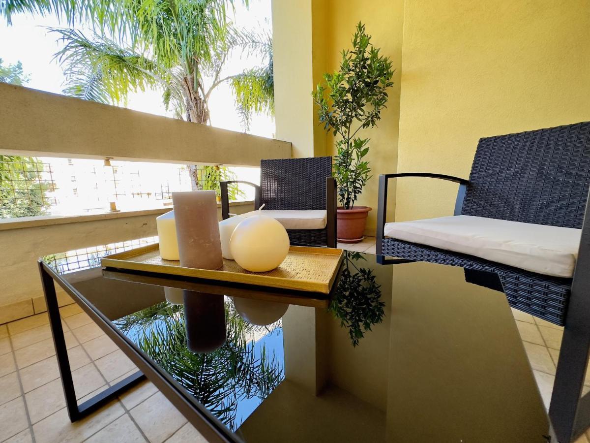 Salento Sweet Home - Obelisco Luxury Apartment Lecce Bagian luar foto
