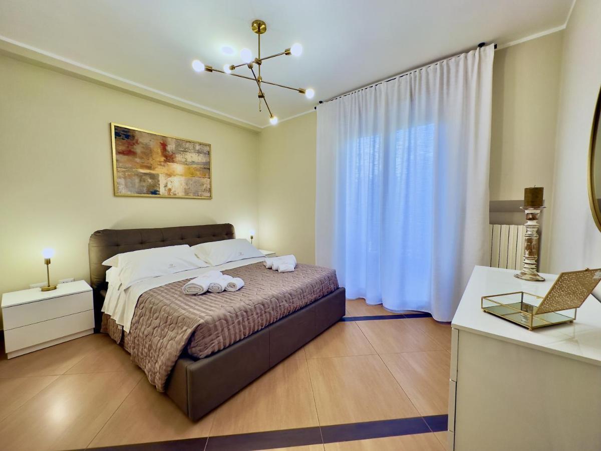Salento Sweet Home - Obelisco Luxury Apartment Lecce Bagian luar foto