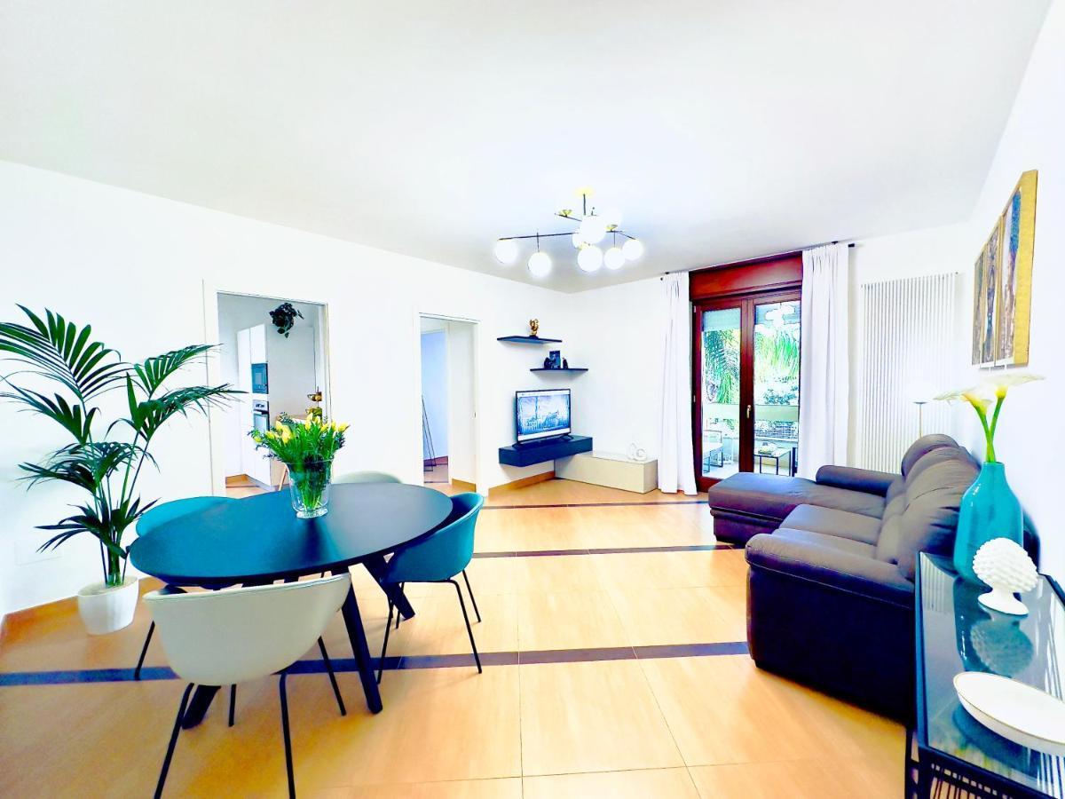 Salento Sweet Home - Obelisco Luxury Apartment Lecce Bagian luar foto